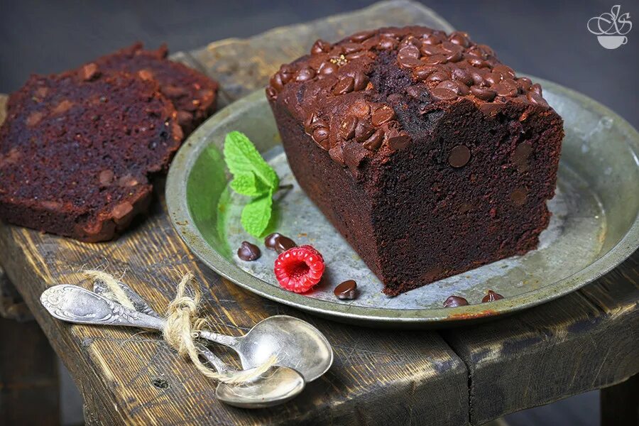 Брауни энди. Шоколадный кекс. Немецкий шоколадный кекс. Кексики шоколадные с какао. Торт шоколадный с цукини.