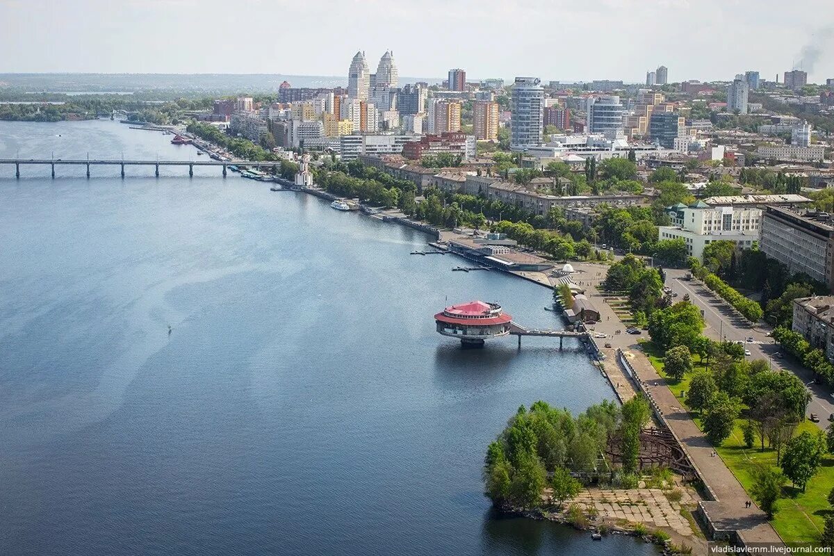 Современный днепр. Город днепропетровск украина. река днепр в днепропетровске. город днепро. набережная днепра в днепропетровске.