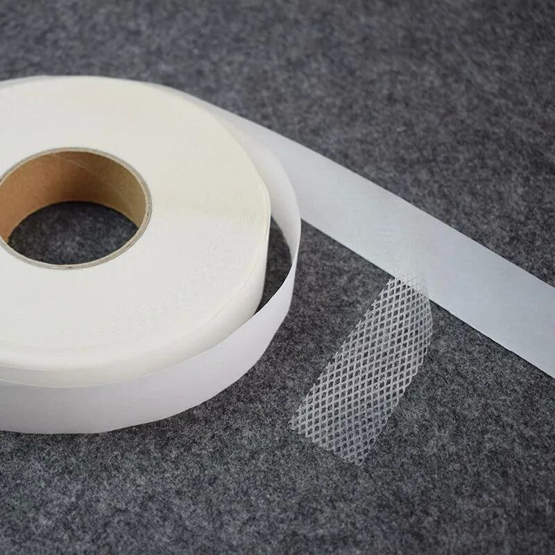 Корсажная клеевая лента черная 30 см. Клеевое шитье. Клеевая для шитья. Лента для подгибания швов термоклеевая 2,5см*1м чёрный 9113115. Клеевое шитье.