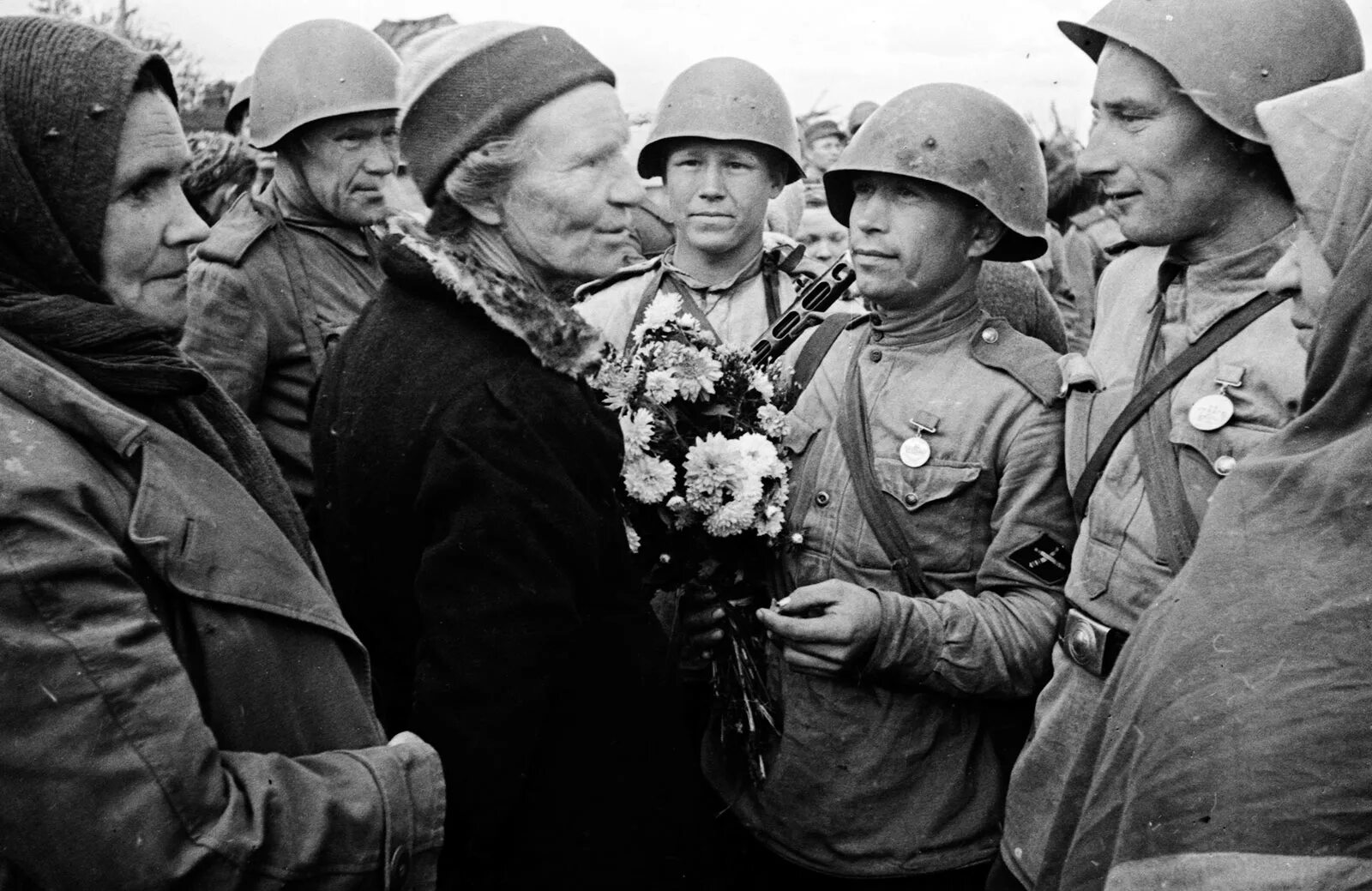 Фотографии великой отечественной войны 1945. Великая отеч война 1941-1945 гг. Солдаты Великой Отечественной войны. Воин Великой Отечественной войны. Советские солдаты ВОВ.