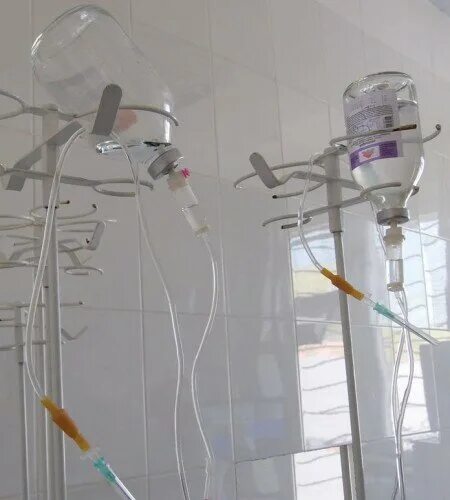 Капельница от запоя. Инфузионная терапия. Капельная система внутривенная. Капельницы на дому домодедово. Медицинская аппаратура капельница.