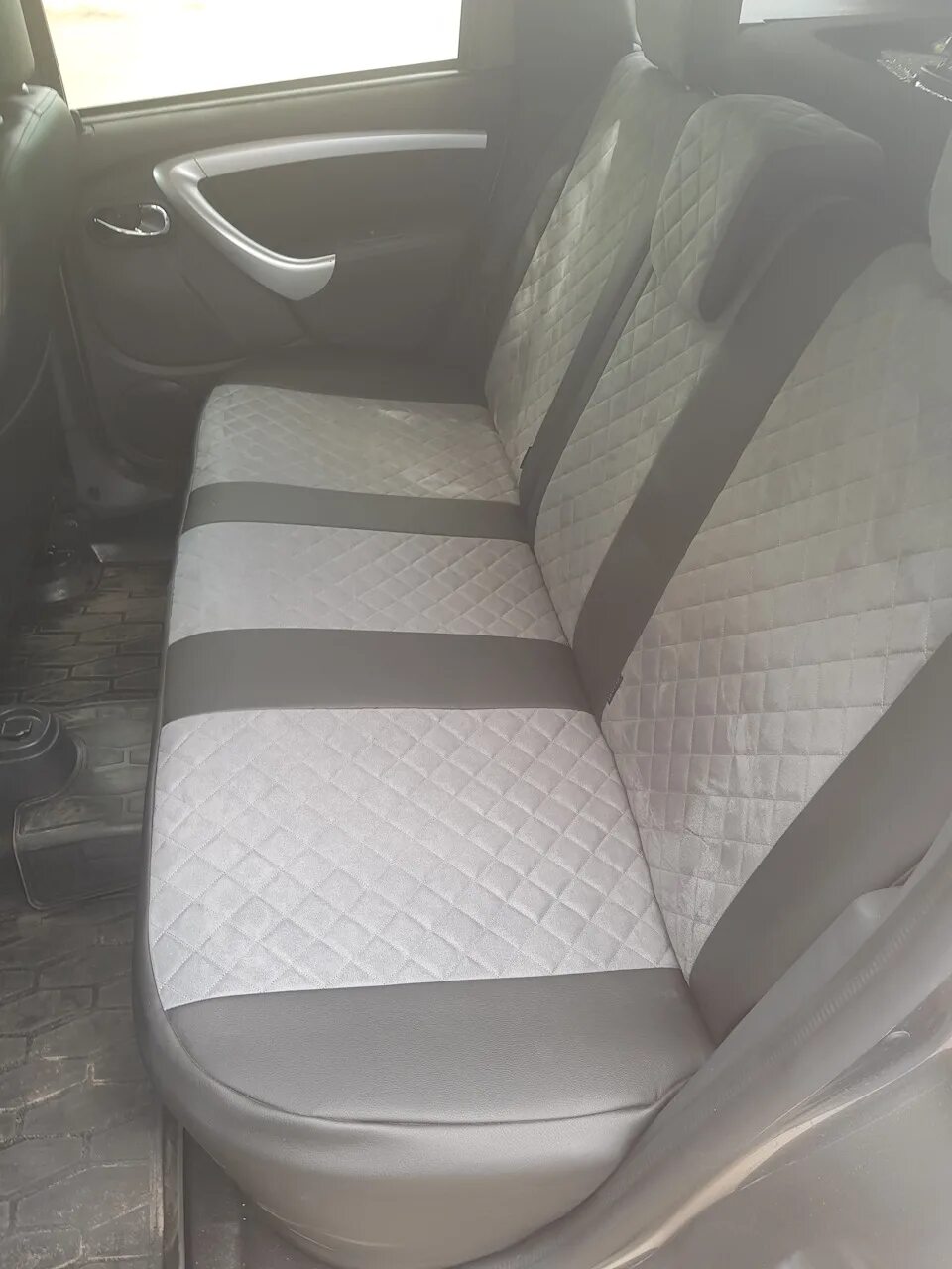 Чехлы на сидения ниссан террано. Nissan terrano 1999 экокожа. Чехлы автомобильные ниссан террано 2016. Ниссан террано кожаный салон. Накидки на сидения ниссан террано 3.