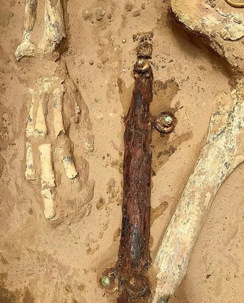 Русь белокаменная л. Во франции нашли 3d карту бронзового века. Самый древний выжигатель в перу. Самая древняя работа. Аркаим поселение синташта.