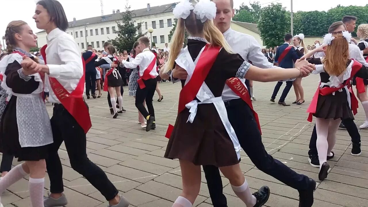 В средней школе № 10 г. Барановичи состоялась встреча старшеклассников с депутат