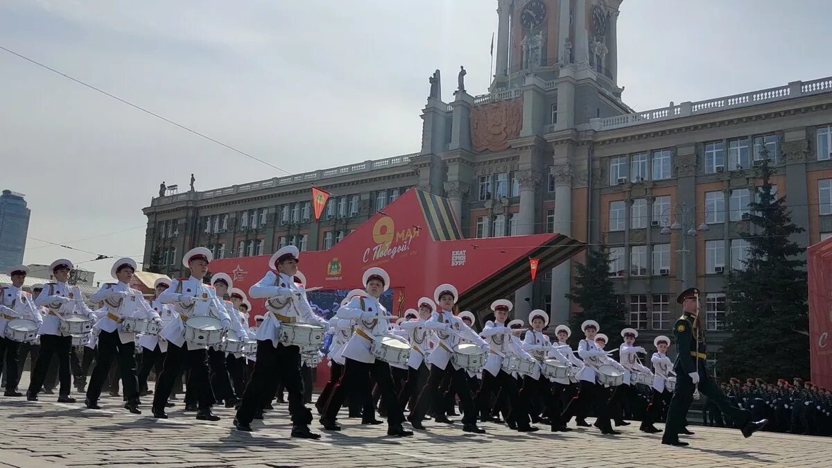 Екатеринбург май 2023. Площадь 1905 года Екатеринбург 9 мая. Парад Победы 2023 Екатеринбург. Екатеринбург парад 2023 года. Парад Победы 2023.