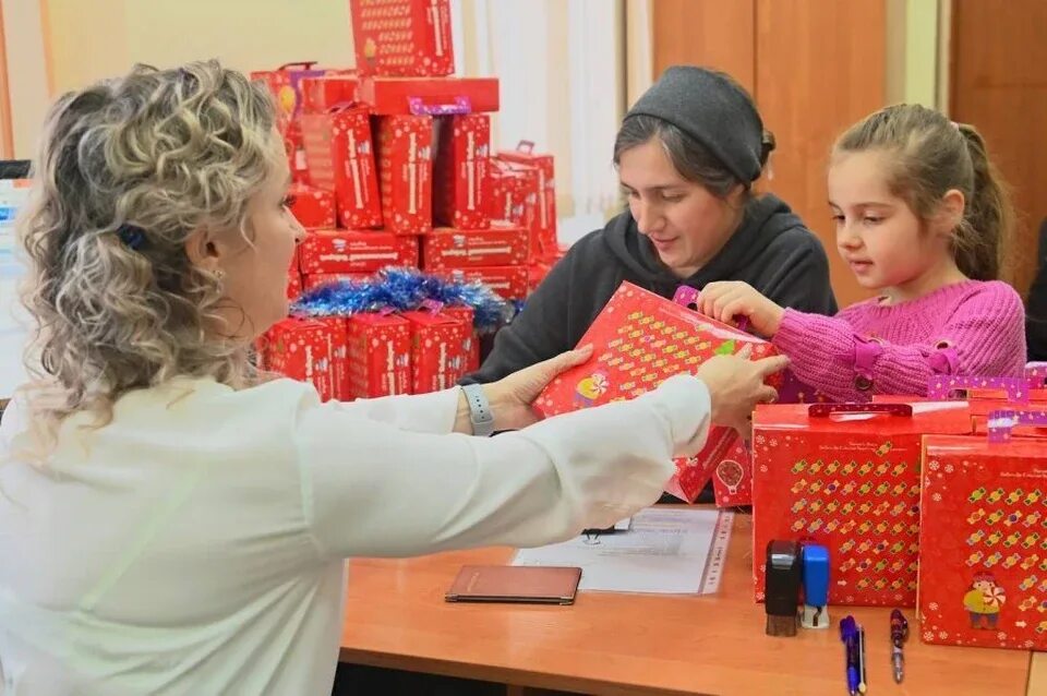 Подарки на новый год детям инвалидам 2025. Подарки на новый год детям инвалидам 2025