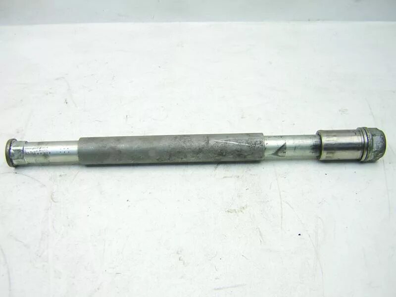 Задняя ось иж планета. Ось колеса мотоцикла. Задняя ось иж планета. Ось колеса мотоцикла. Ось переднего колеса урал.