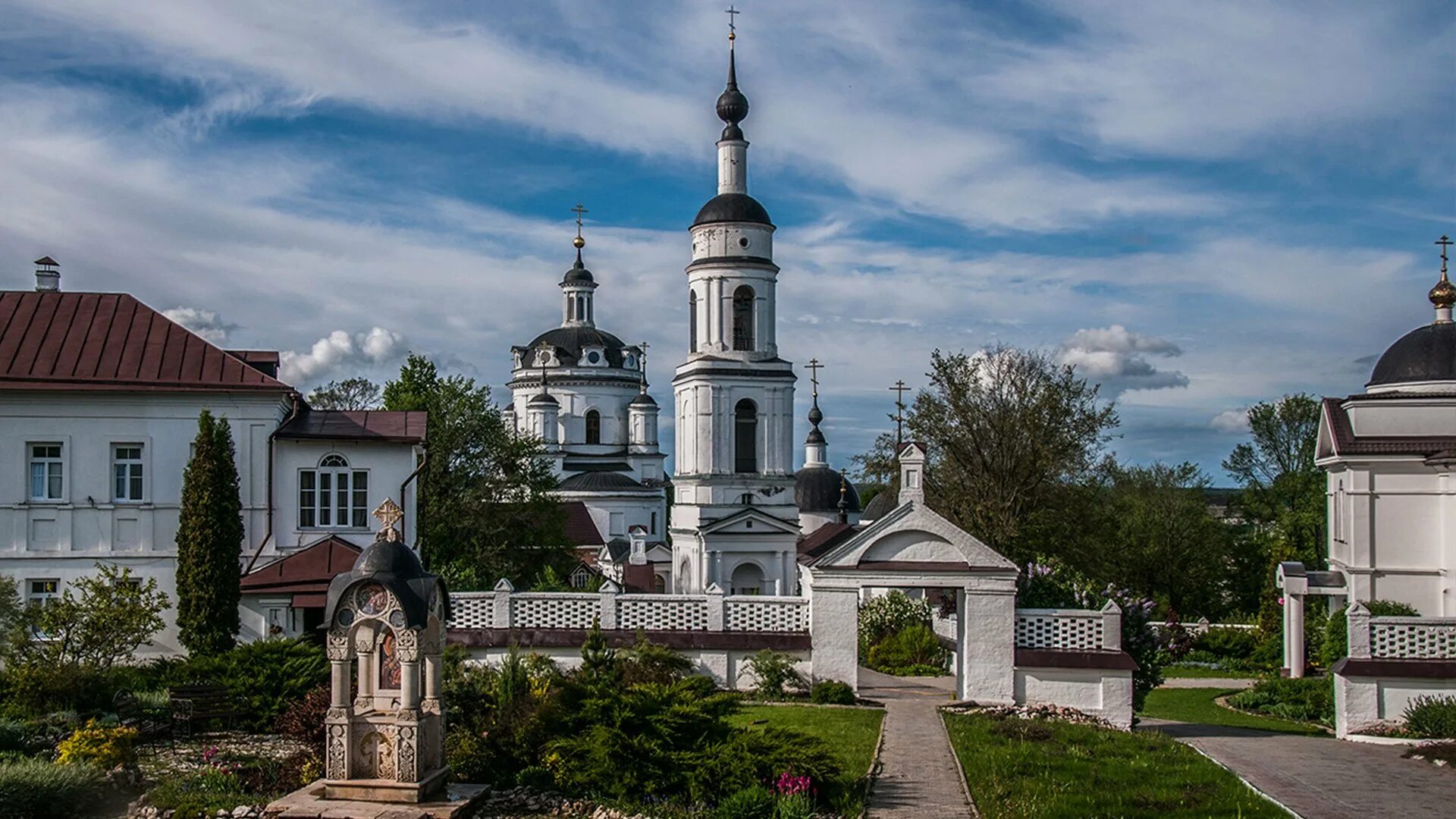 Малый ярославец калужская область. Боровск малоярославец. Малоярославец 2015. Сенная площадь малоярославец. Малый ярославец калужская область.