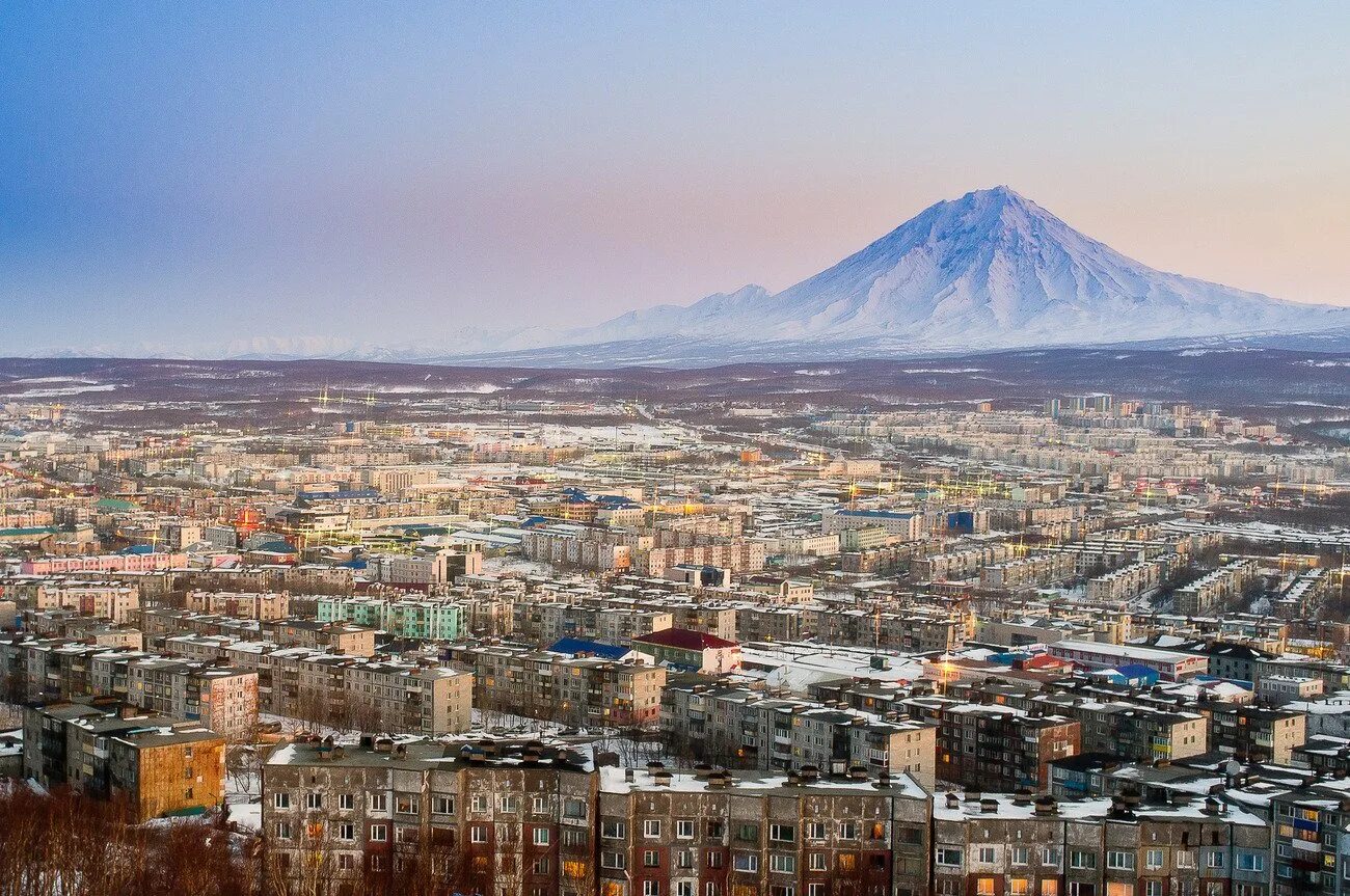 Петропавловск население. Петропавловск-Камчатский. Город Петропавловск-Камчатский. Петропавловск Камчатка. Петропавловск-Камчатский исторический центр.