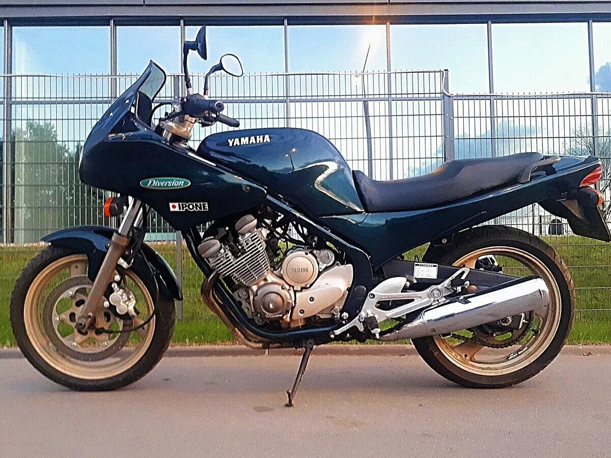 Yamaha 400 купить. Yamaha XJ 400. Yamaha XJ 400 diversion. Ямаха xj400 диверсия. Yamaha diversion 400.