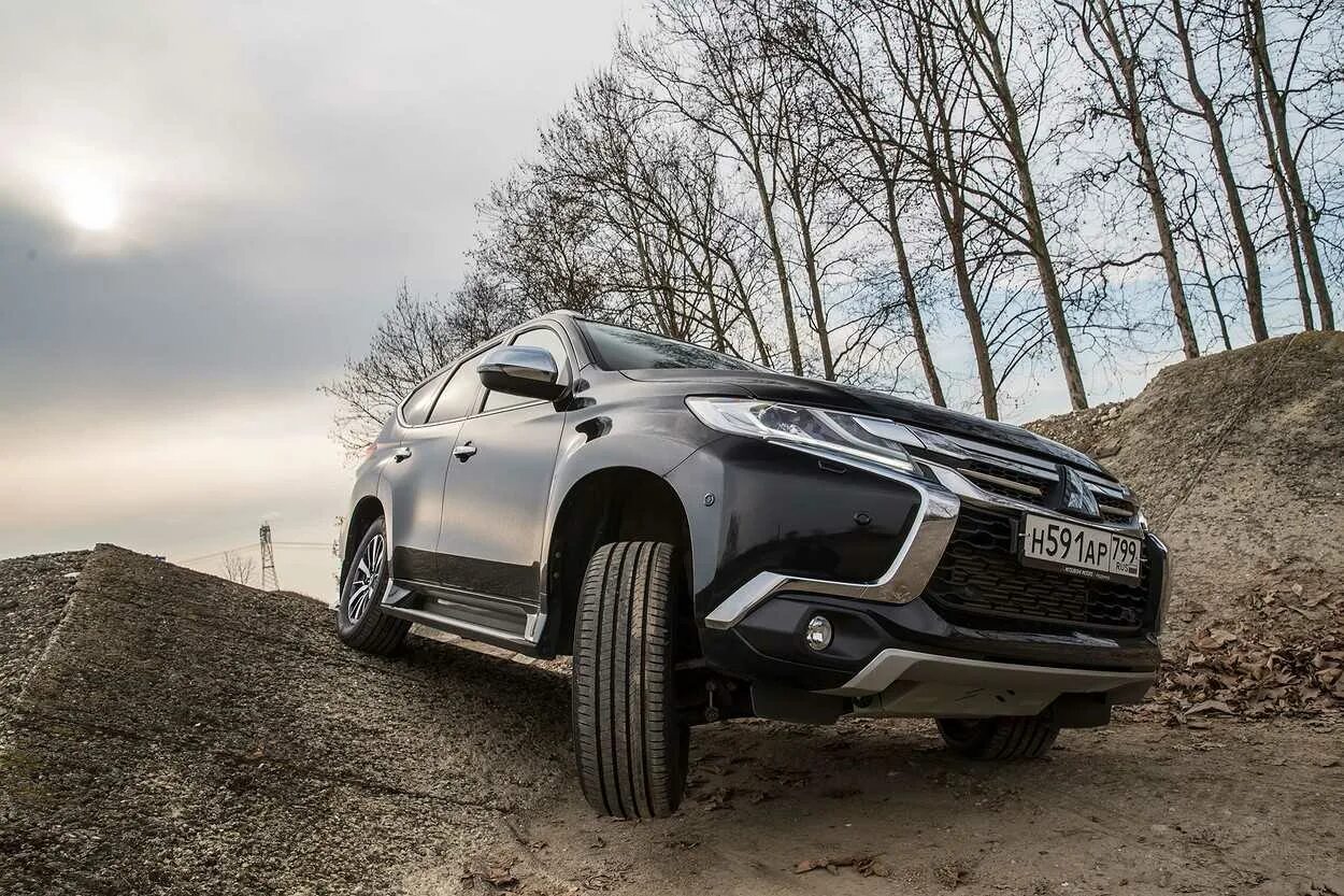 Мицубиси паджеро 2018. Pajero Sport 2018. Mitsubishi Pajero Sport 2018. Митсубиси Паджеро спорт 2018. Митсубиси Паджеро спорт 2018 года.