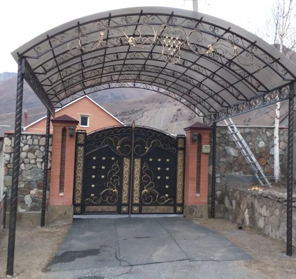 Кованые навесы - Каменный двор: цены, каталог. Изготовление на заказ.