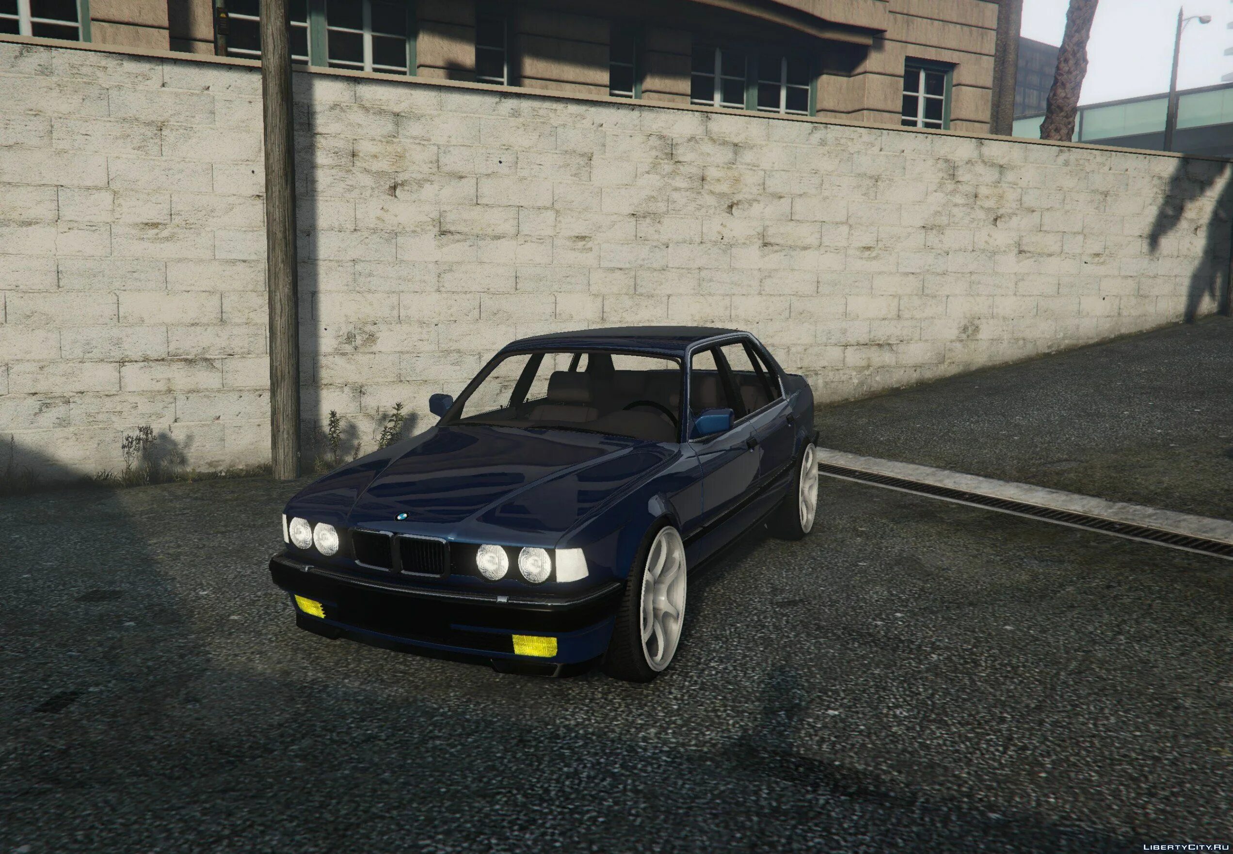 Игры е34. BMW-7 e32 GTA 5. BMW e32 GTA. BMW e32 GTA 4. BMW 7 GTA 5.