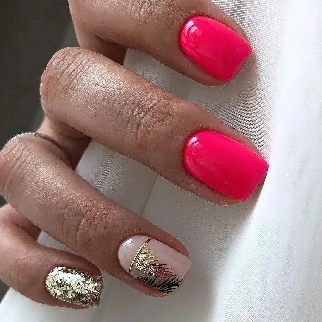 Модные ногти шеллаком. Ногти короткие. красные ногти. дизайн ногтей на короткие. дизайнерские ногти.