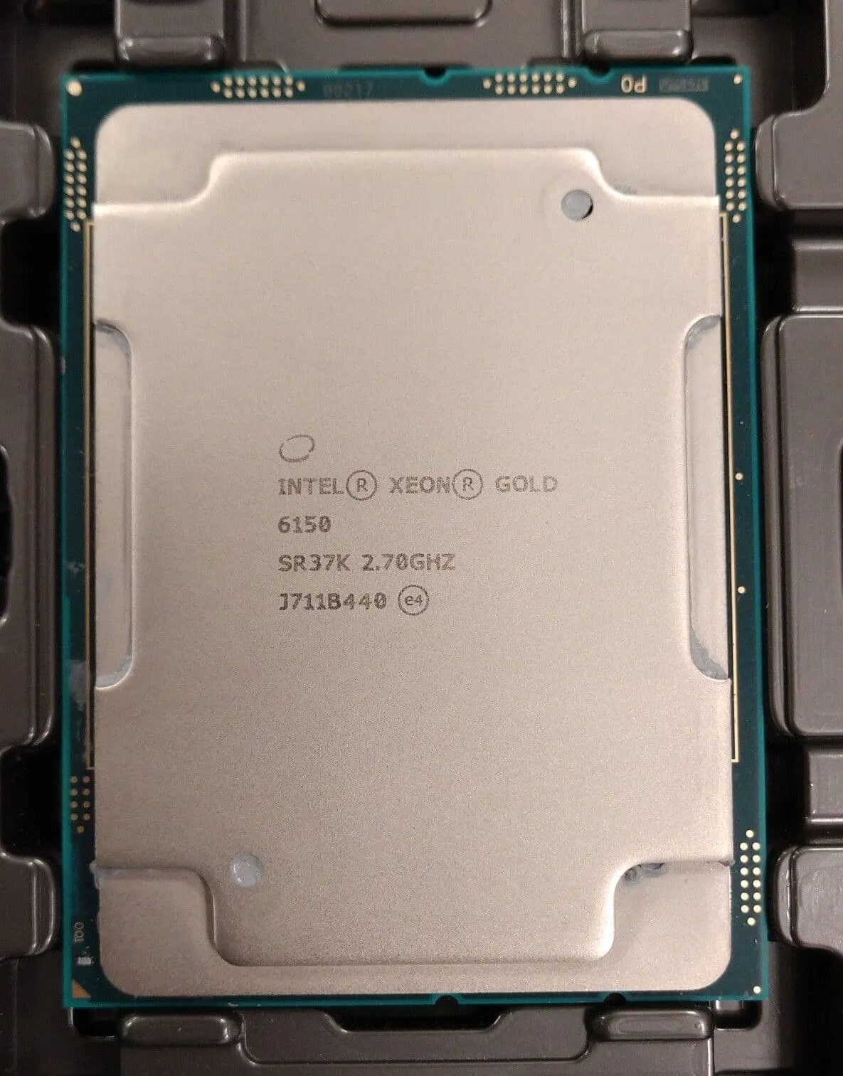 Процессор intel xeon gold. Процессор Intel Xeon Gold 6242. Intel Xeon Gold 6150. Процессор Intel Xeon Gold 6238r. Intel Xeon Gold 6258r.