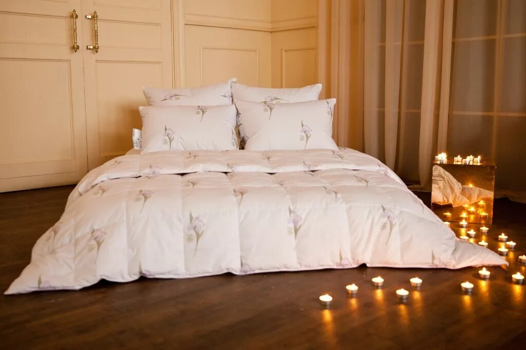 Постели плед. Красивое одеяло. Плед на кровать. Одеяло на постели. Покрывало arya bedspread set.