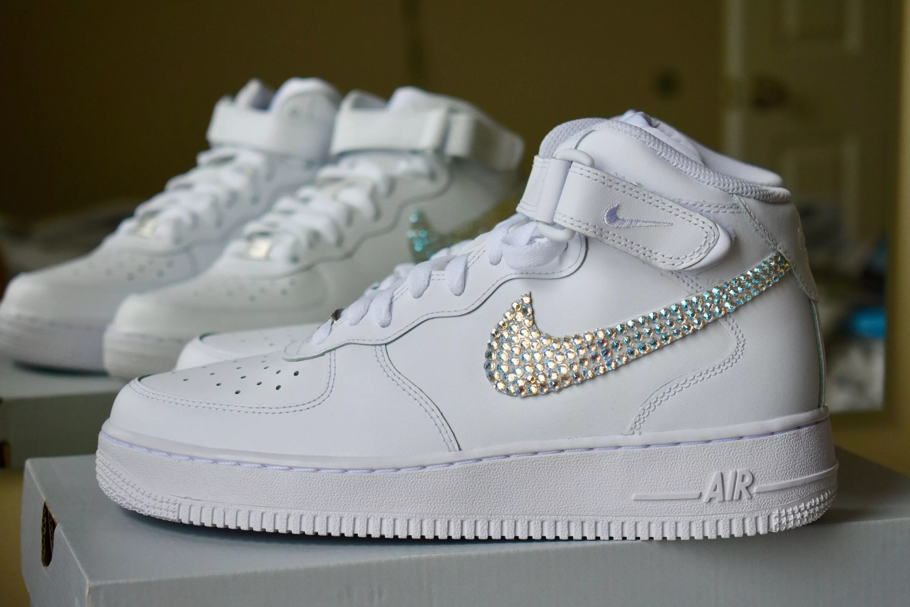 Nike Air Force 1. Nike Air Force 1/1. Найк АИР Форс 1 Лоу. Nike Air Force 1 Low x Swarovski.