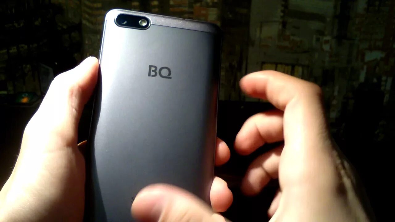 Bq-5514g strike power. Открыть bq. Смартфон bqs 5020 strike. Смартфон bq 5209l strike lte. Как открыть крышку смартфона bq.