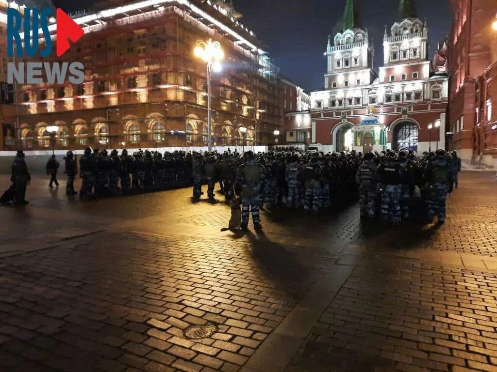Мтс манежная площадь. Манежная площадь 2010. манежная площадь 2005. манежная площадь 1996. манежная площадь москва.