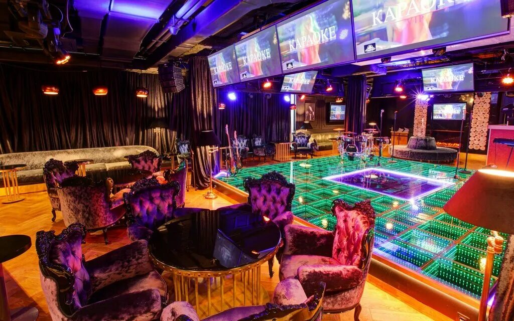 Караоке клуб point rouge. Соло караоке новый арбат. Караоке поинт. Матч поинт ресторан на арбате. Караоке поинт.