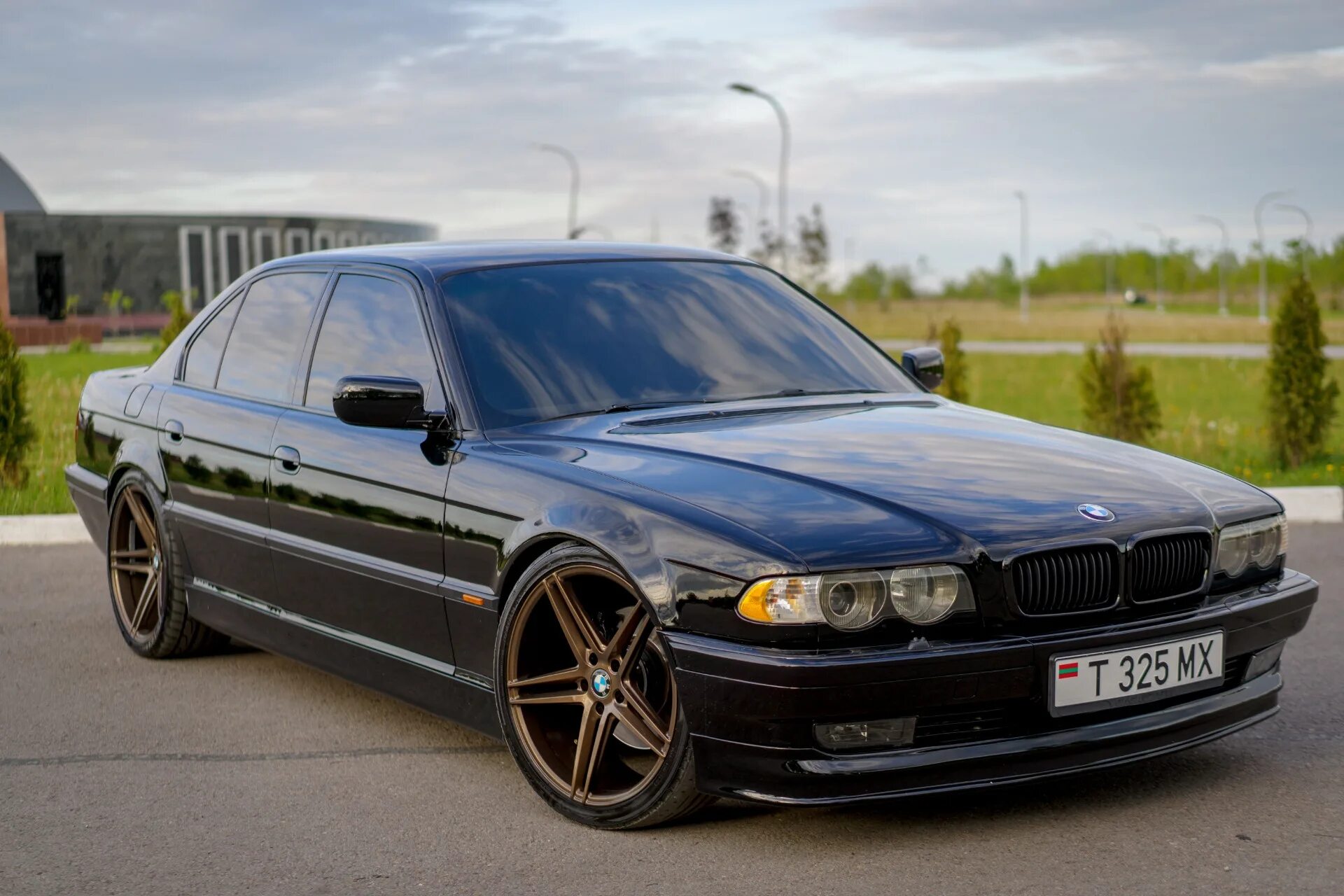 Bmw series e38