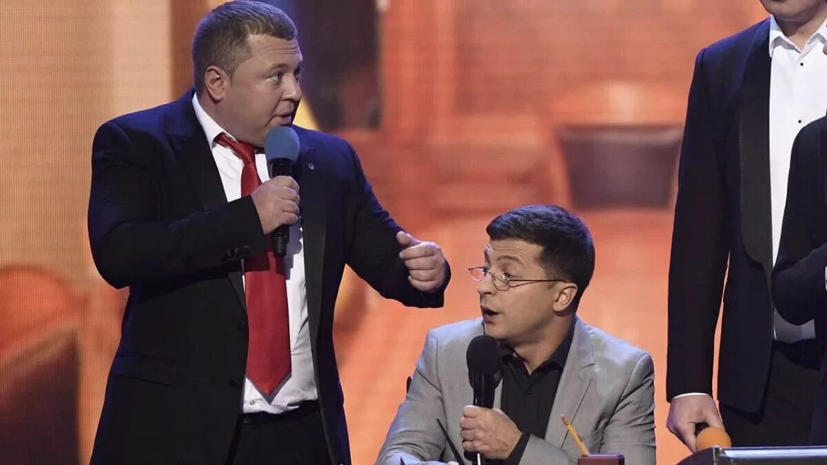 Квартал с зеленским 95 самые смешные. Квартал 95 молдаване. Maruv вечерний квартал. Квартал с зеленским 95 самые смешные. Пикалов 95 квартал.