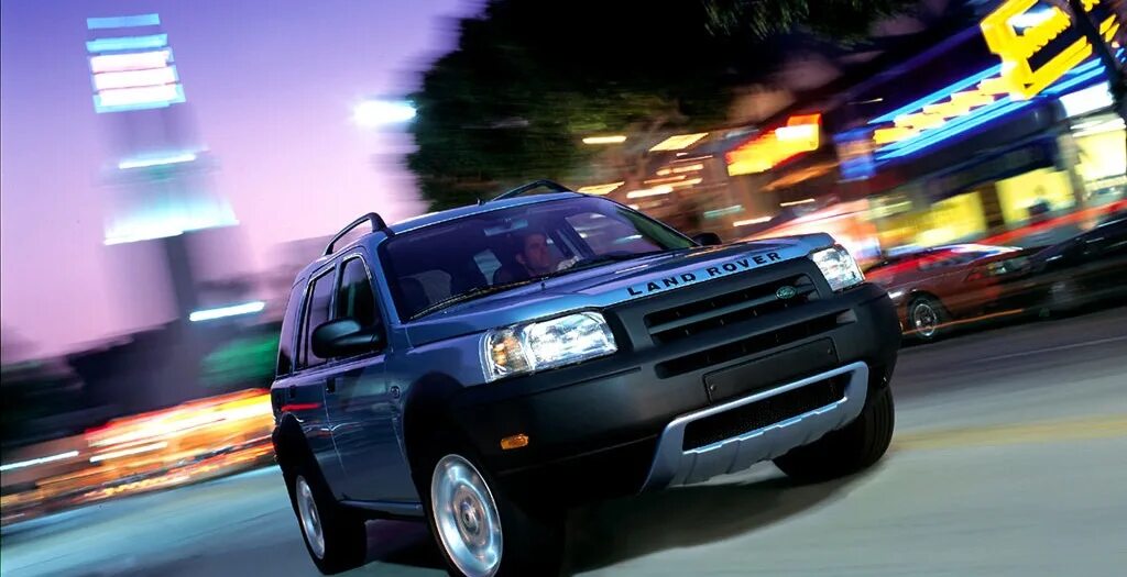 Масло в раздатку фрилендер 2. Фрилендер 1 замена. 1025228 land rover замена. Сход развал фрилендер 2. Фрилендер 2 снизу.