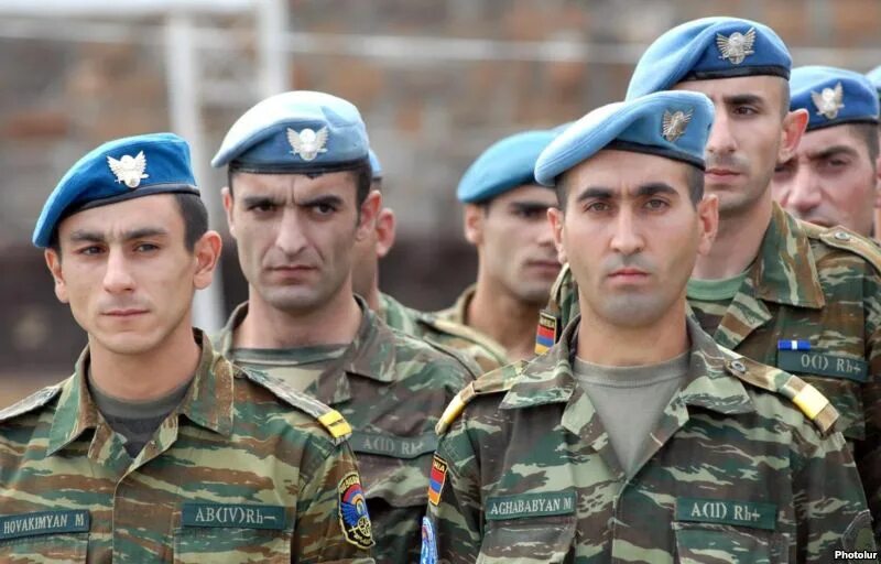 голубые армяне. красивый цвет глаз у мужчин. светлоглазые арабы. онур туна глаза. голубоглазые арабы.