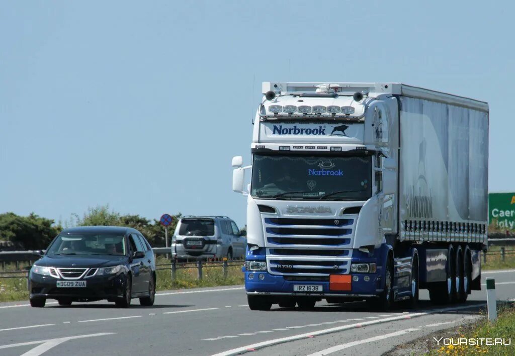 Легковушка в родстве со сканией. Saab-Scania. Saab и Скания. Скания легковой автомобиль Сааб. Saab фура.