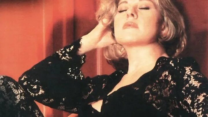 Манит манит манит карусель слушать. Любовь успенская манит карусель. Манит карусель. Любовь успенская манит карусель. Манит манит карусель.