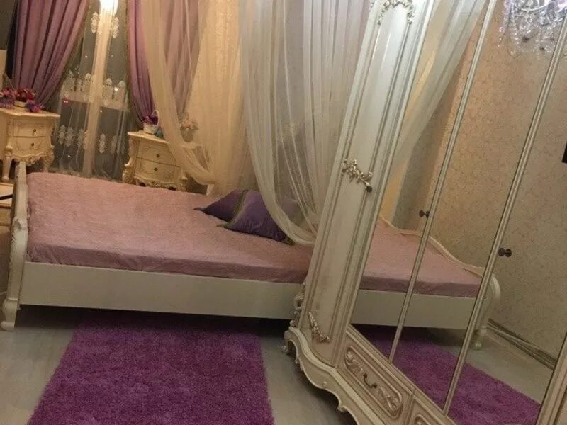 2 квартира снять в грозном. Чеченские комнаты. Чеченские спальные комнаты. Спальня комната в Чечне. Красивые чеченские комнаты.