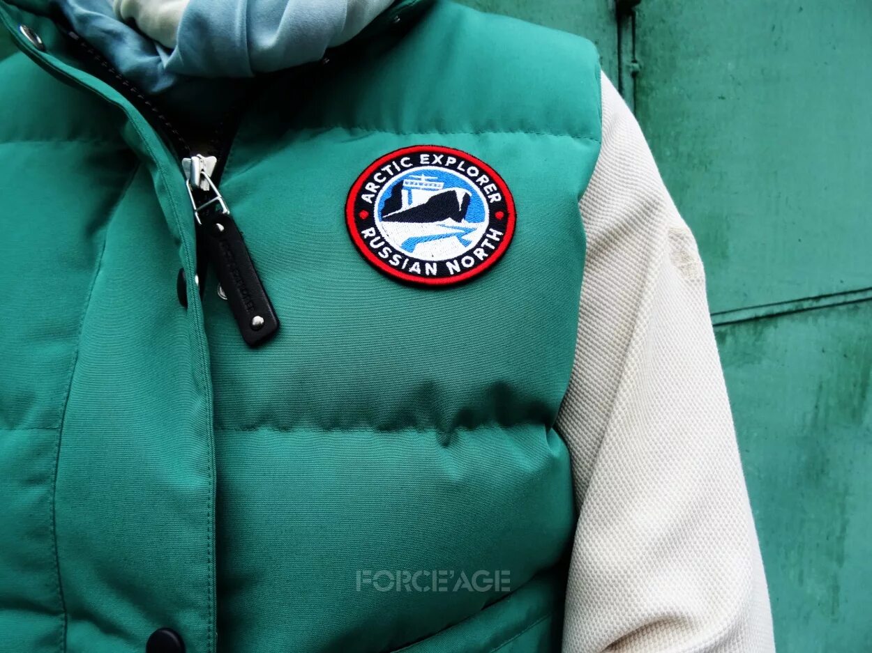 Жилетка arctic explorer. Russian north куртки. Арктик эксплорер куртки мужские. Куртка арктик эксплорер. Губернатор цыбульский arctic explorer.