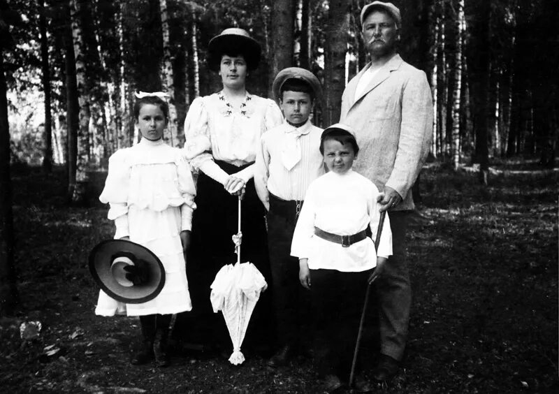 Семьи 19 века начало. Дворянская семья 19 век россия. Семьи 19 века начало. Семья конца 19 века. Семья купца сорокина нижегородская губерния.