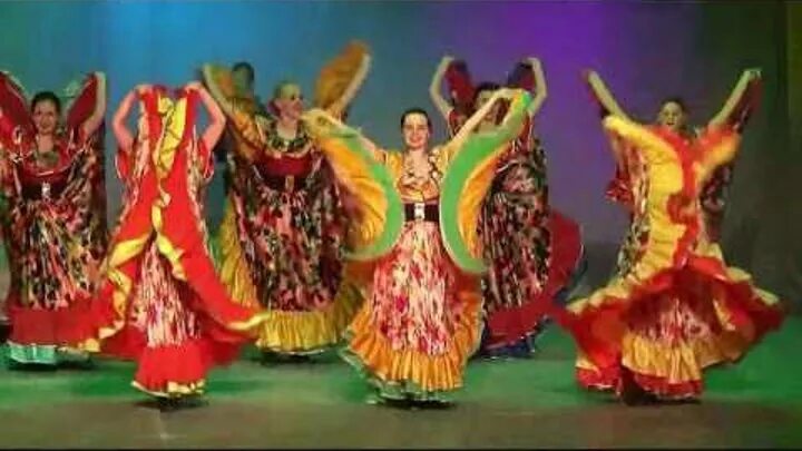 Новая цыганская полька 2022 год. Цыганская юбка. Цыганская юбка. Цыганские пол. Цыганская полька.