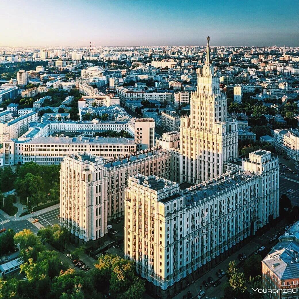 Здание на «красных воротах» сталинская высотка. Сталинская высотка на красных воротах. Сталинская высотка на красных воротах. Высотка сталина красные ворота. Здание на «красных воротах» сталинская высотка.