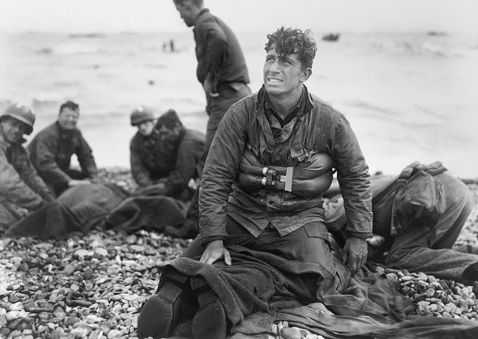 День д. Роберт Капа высадка в Нормандии. Высадка в Нормандии 1944. Роберт Капа Омаха Бич. Омаха Бич 1944 Роберт Капа.