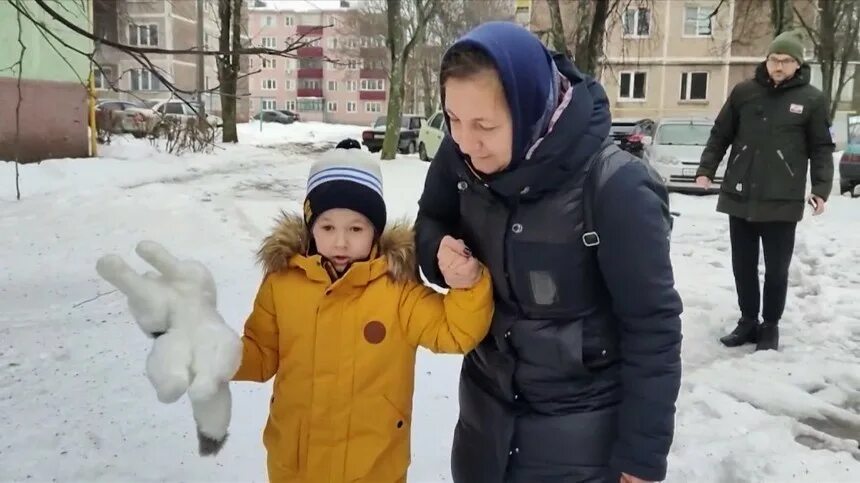 Детдом большие мальчики. Мальчик январь. Нашли похищенного ребенка