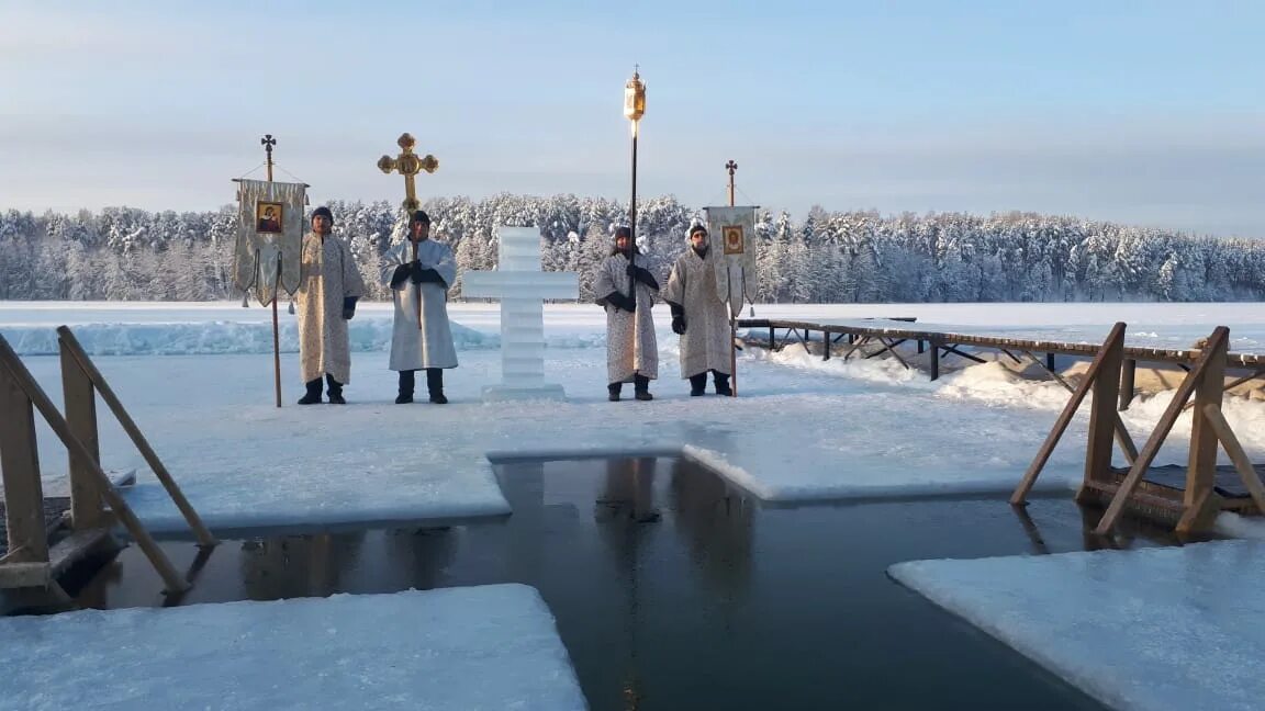 крещенское водосвятие. крещенские купания иордань. о крещенской воде. крещение города. крещение 19 января.