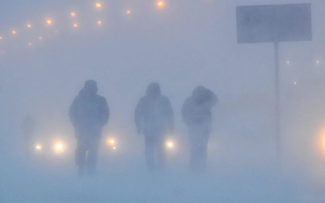 Норильск черная Пурга. Черная Пурга в Норильске 2018. Снежная буря Норильск. Норильск черная Пурга 2020. И надрываясь в метелях