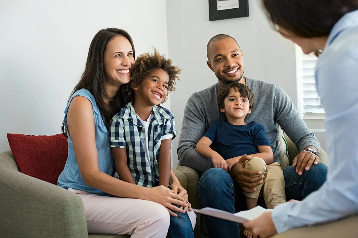 Family round. Психология семьи. Общение в семье. Фото семьи. Семья картинки.