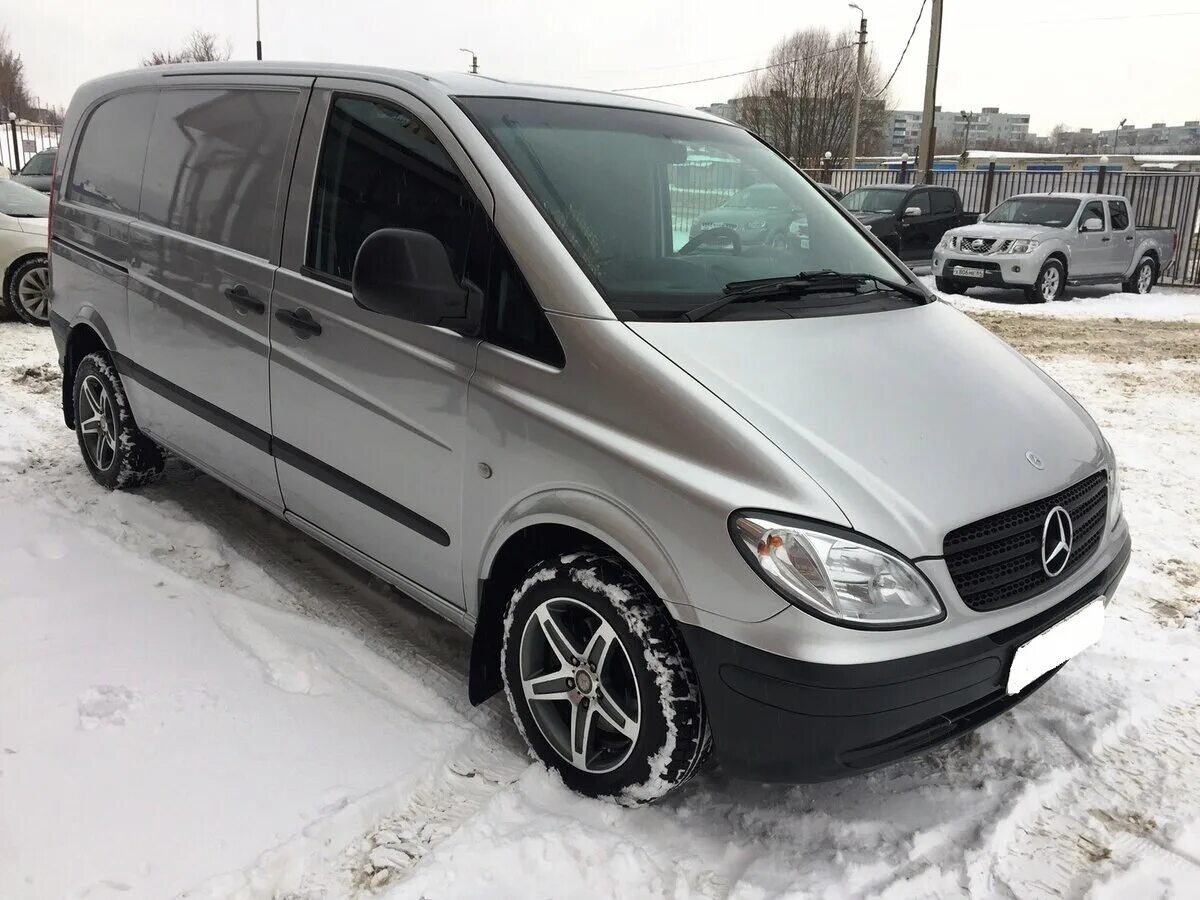 Mercedes Vito 639 2008. Мерседес Вито 2008. Мерседес Вито 639 серебристый. Минивэн Мерседес Вито 2008.