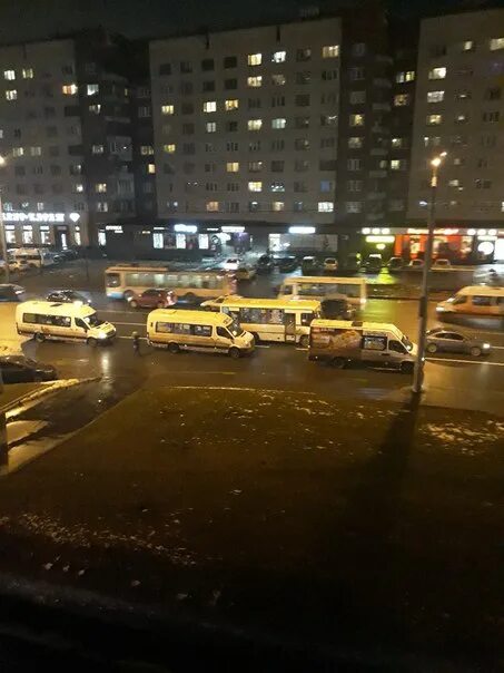 Ул ветеранов 99. Дтп на загородном проспекте спб. 01. Перекресток на ветеранов и партизана германа. Авария на ветеранов труда баффеникс и четырка.