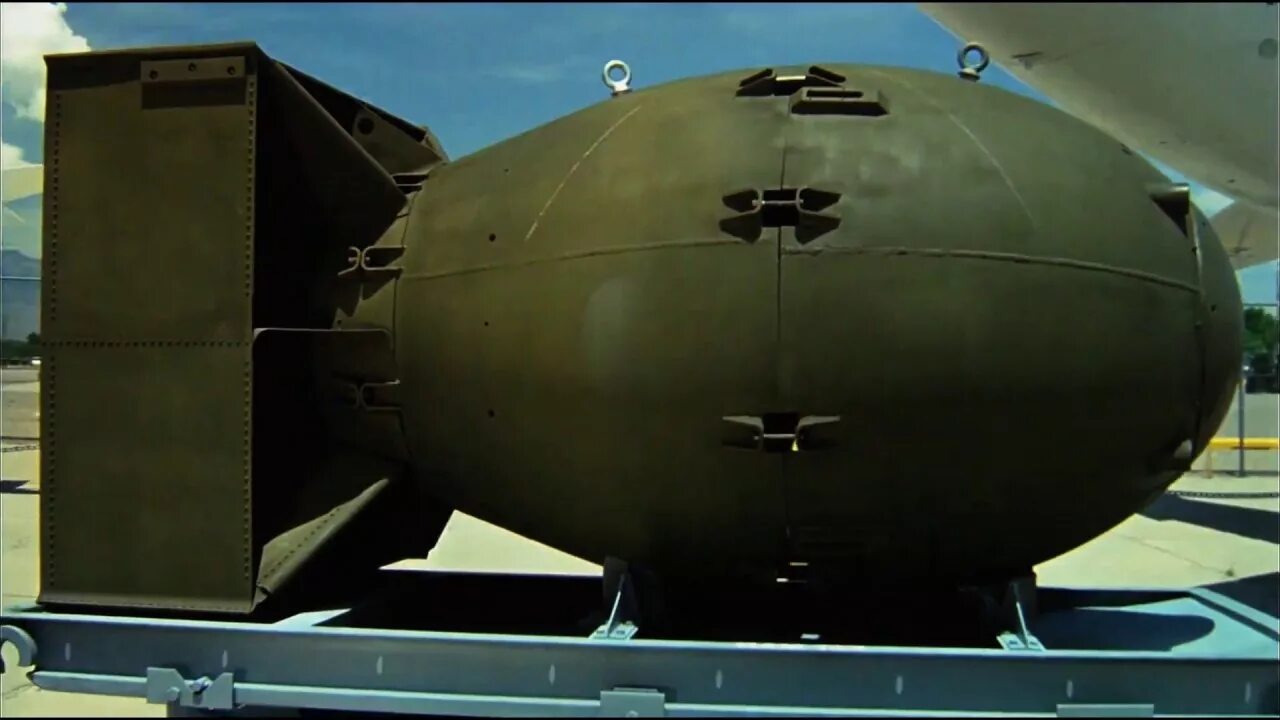Тринити ядерная бомба. Плутониевая «Тринити бомба США. Trinity атомная бомба. Тринити проект ядерное бомба. Ла тяо