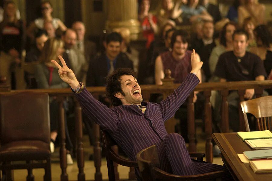 Джулианна мур и пирс броснан законы привлекательности. Законы привлекательности фильм 2004. Бельмондо вне за акона. Фильм закон ночи (live by night) 2016. Уравновешенная и неуравновешенная композиция.