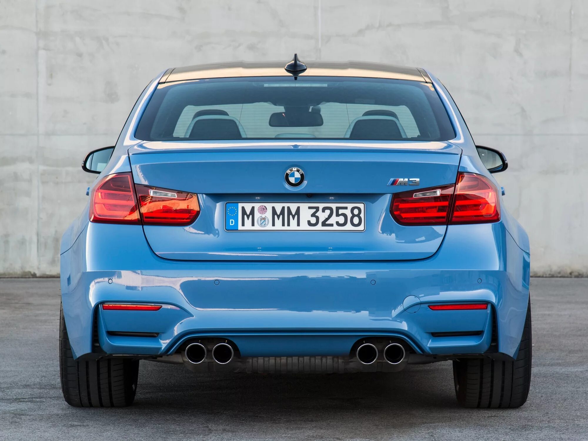 Задам бмв. Bmw m5 f13. Bmw m5 rear. Bmw f32 m performance. Bmw m3 2013 зад черная.