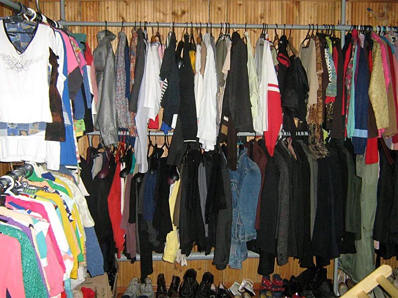 Хорошие вещи. Детские вещи ношеные. Отдам вещи. Вещи даром на мальчика подростка. Отдам женские вещи.