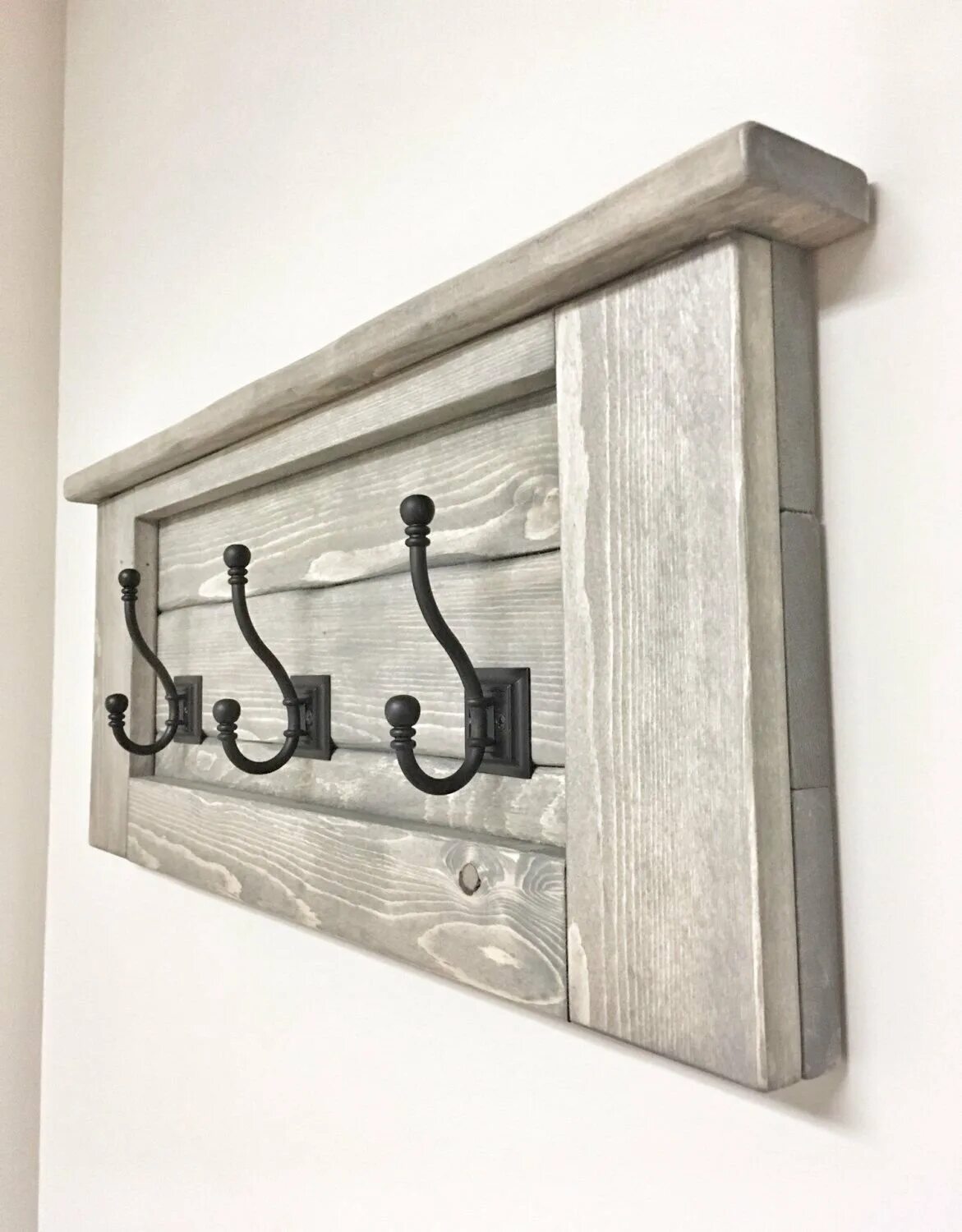 Вешалка для одежды в прихожую из дерева. Ключница настенная rustic style. вешалка в прихожую. вешалка в прихожую настенная. вешалка на стеная в прихожую.