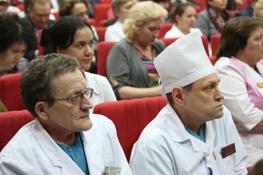 Телефоны больниц ульяновска. Главный врач цгкб ульяновск. центральная клиническая городская больница ульяновск. фирсов цгкб ульяновск. главврач цгб ульяновск.