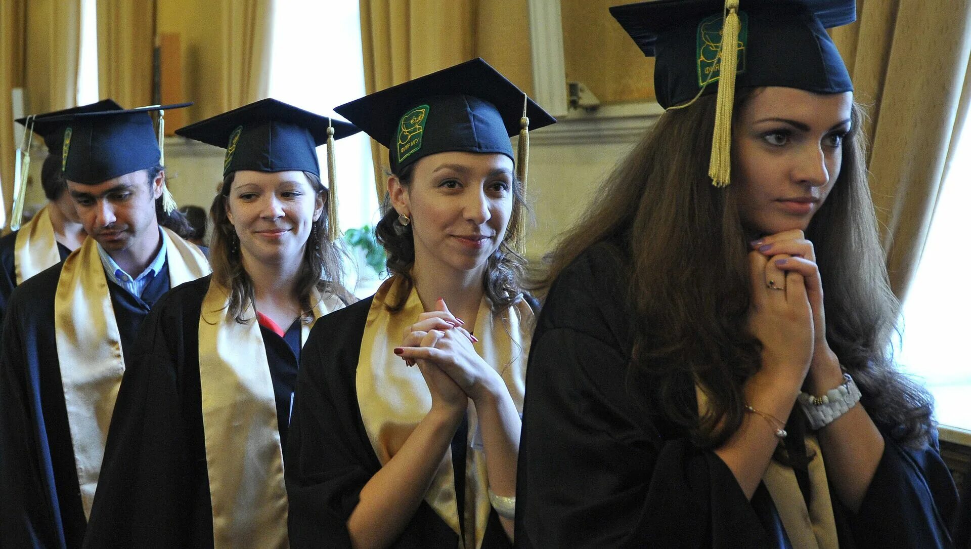 Выпускники магистратуры. Поступить в вуз. Образование в вузе. Выпускники магистры. Учеба в магистратуре.