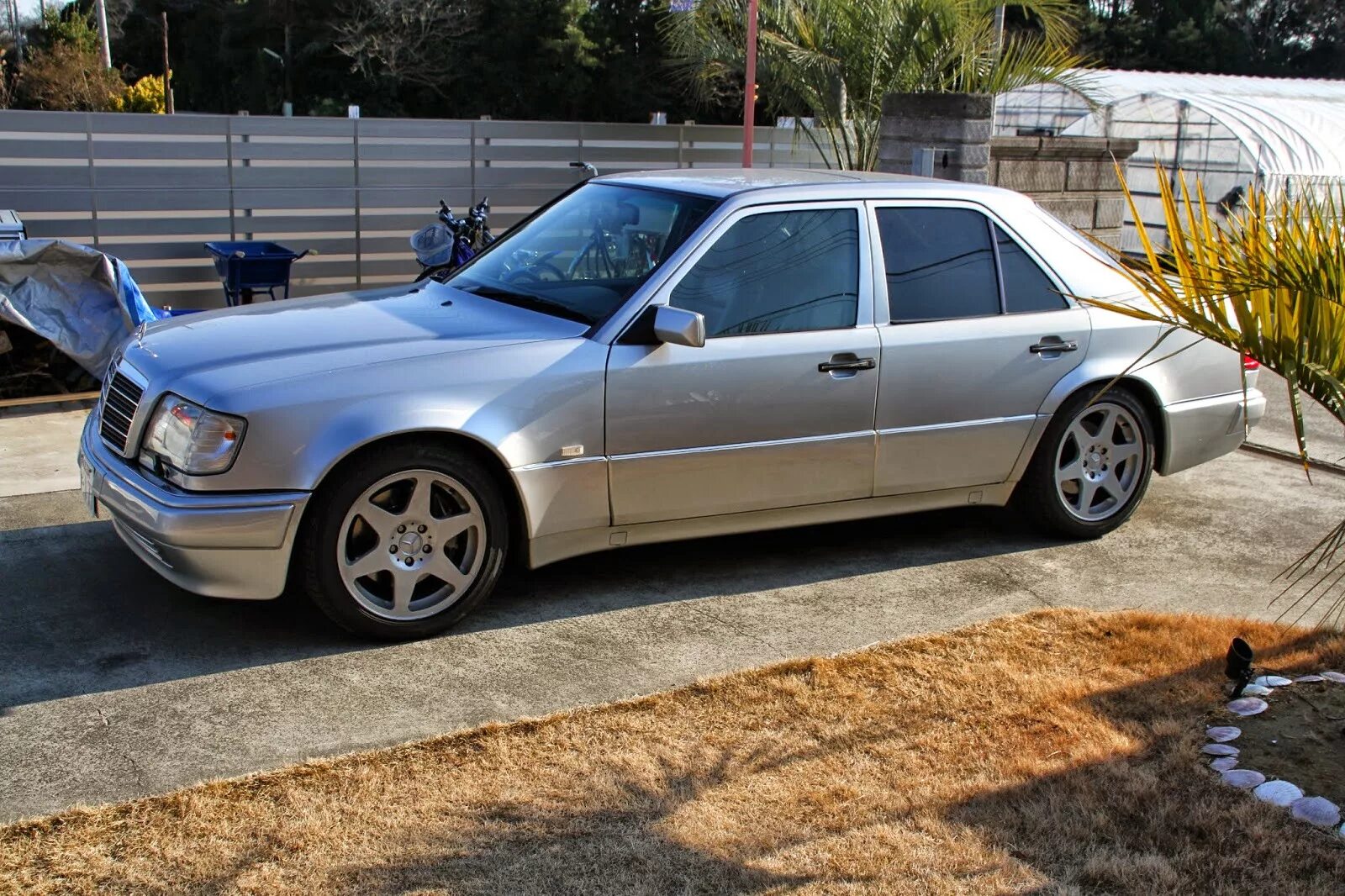 Mercedes 500e. Mercedes Benz w124 e500. Mercedes w124 e500. Мерседес 124 e500. Mercedes w124 e500 Limited.